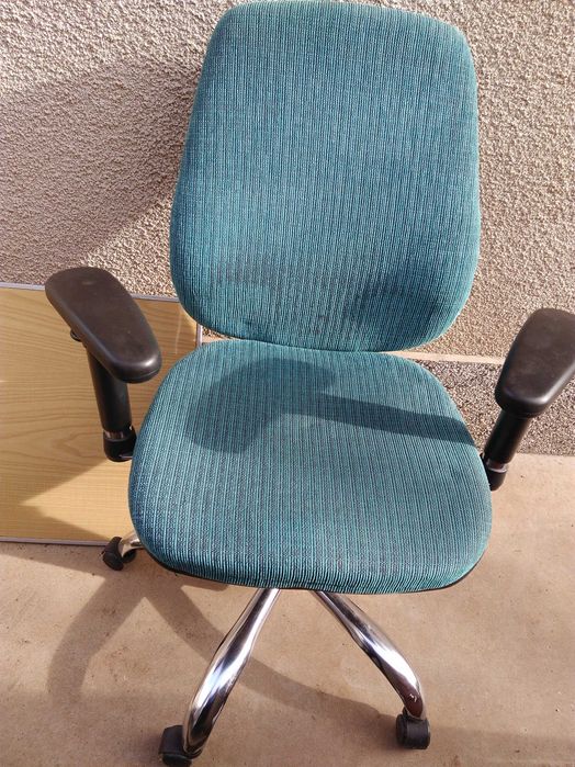 Офис стол - въртящ се, регулиране на височина и на подлакътниците