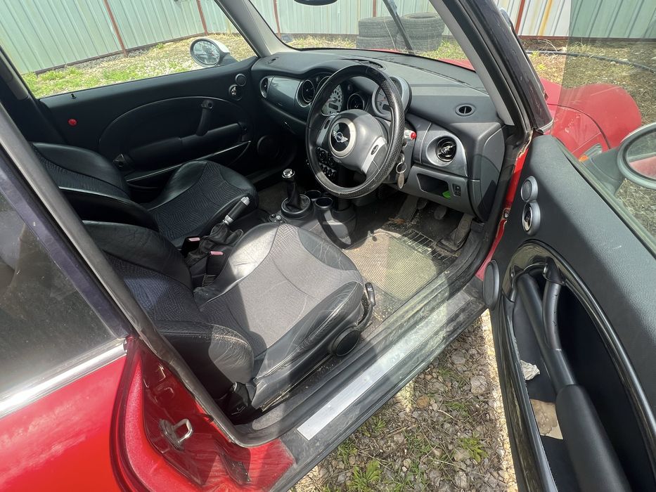 MINI Cooper На части