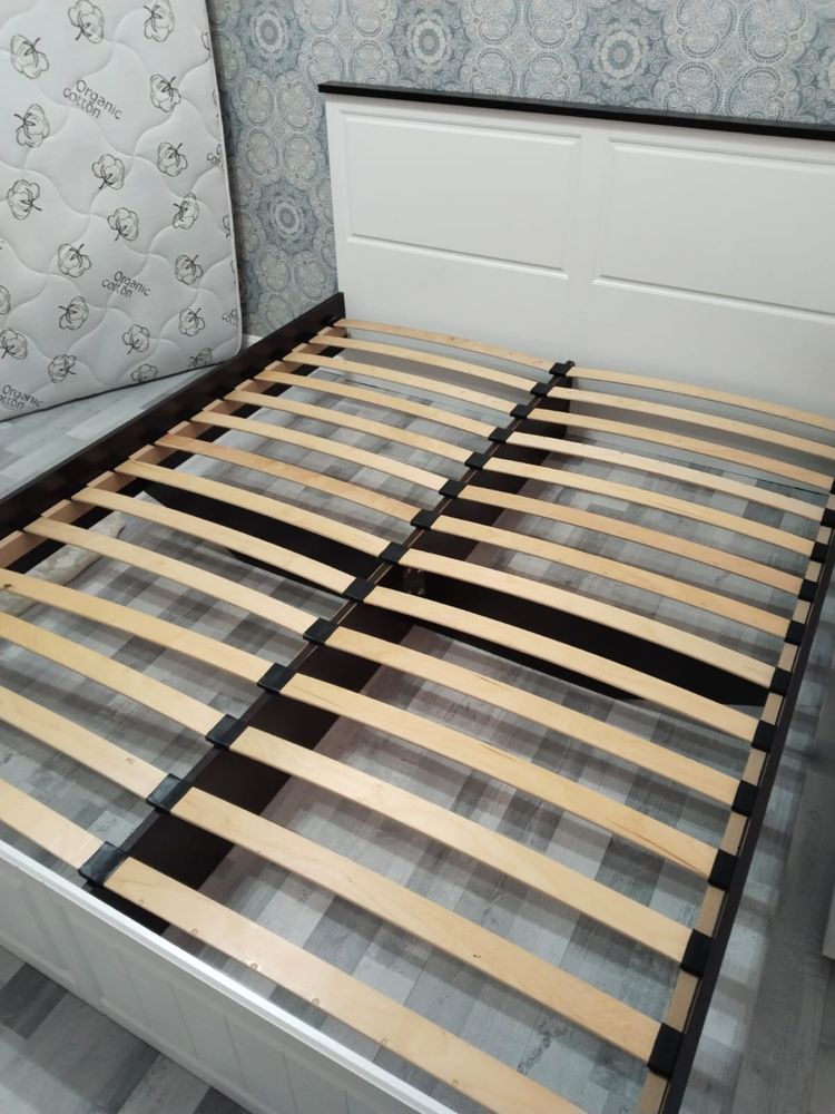 Продам двухспальную кровать
