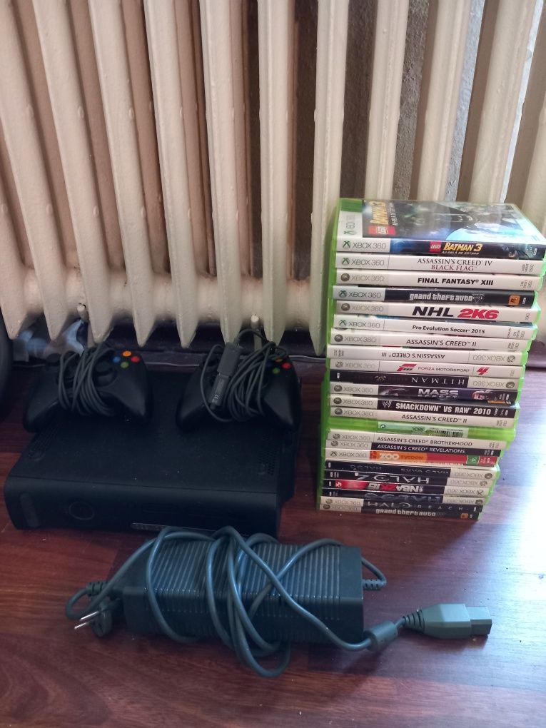Xbox 360 2 manete,accesorii și multe jocuri