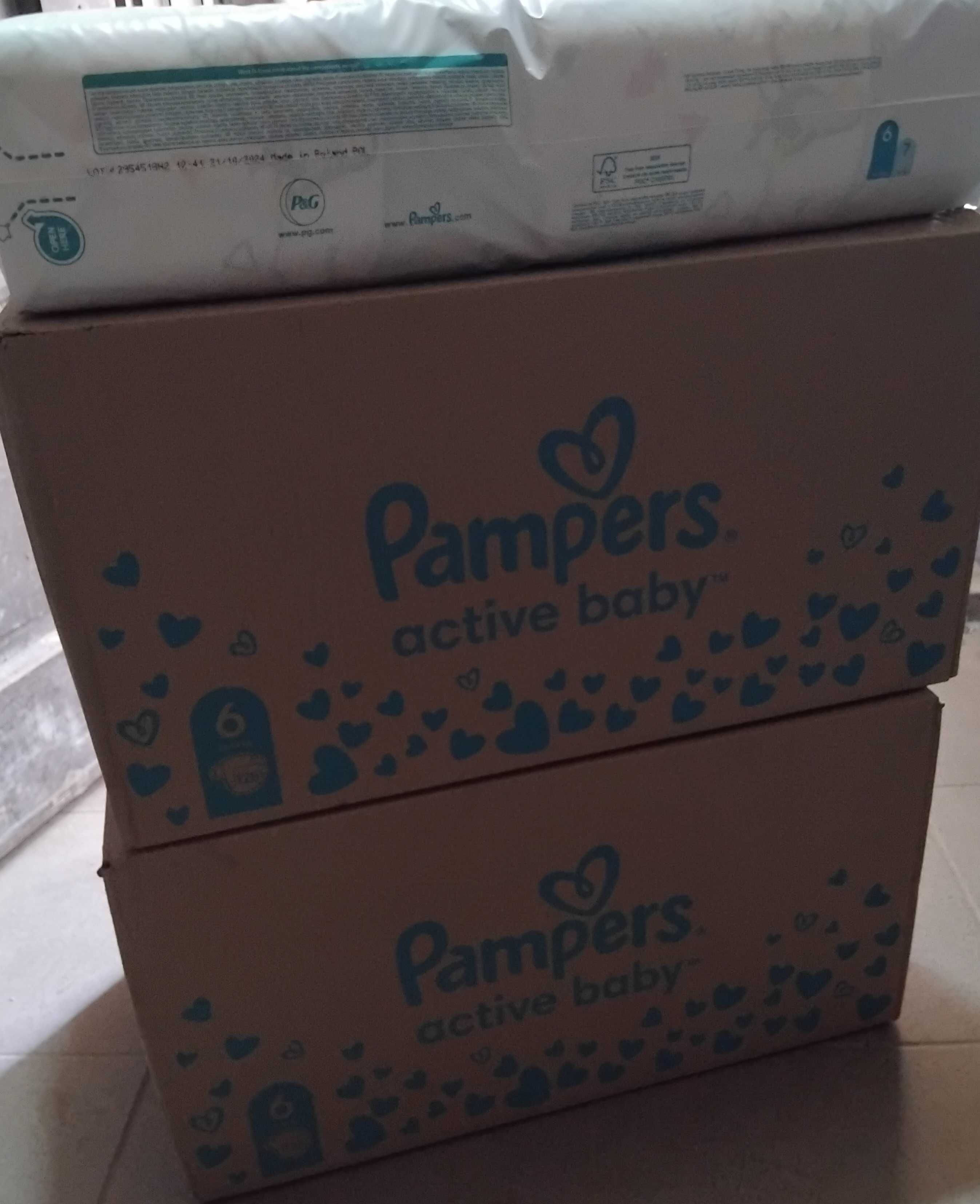 Vand Pampers numarul 6 la 170 de lei baxul 128 buc