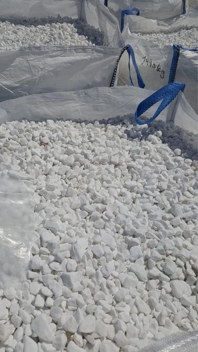 Piatra decorativa alba rotunjita