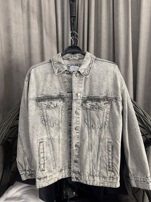 Бледо сиво дънково яке