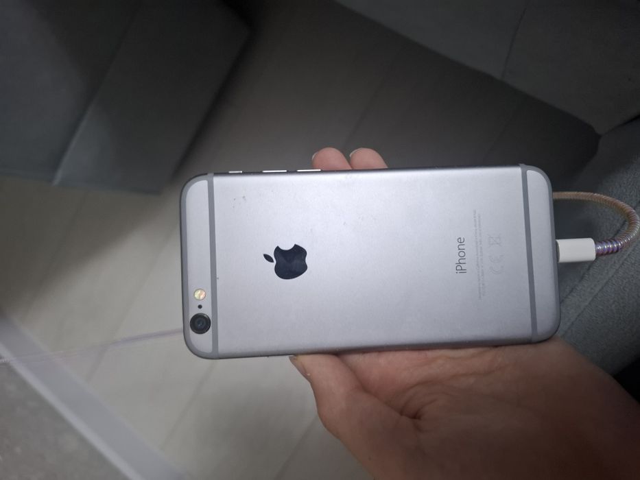 Продам айфон 6 на запчасти или починку