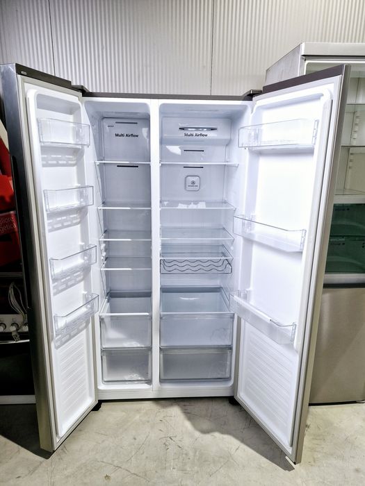 Двукрилен хладилник HISENSE Side by side