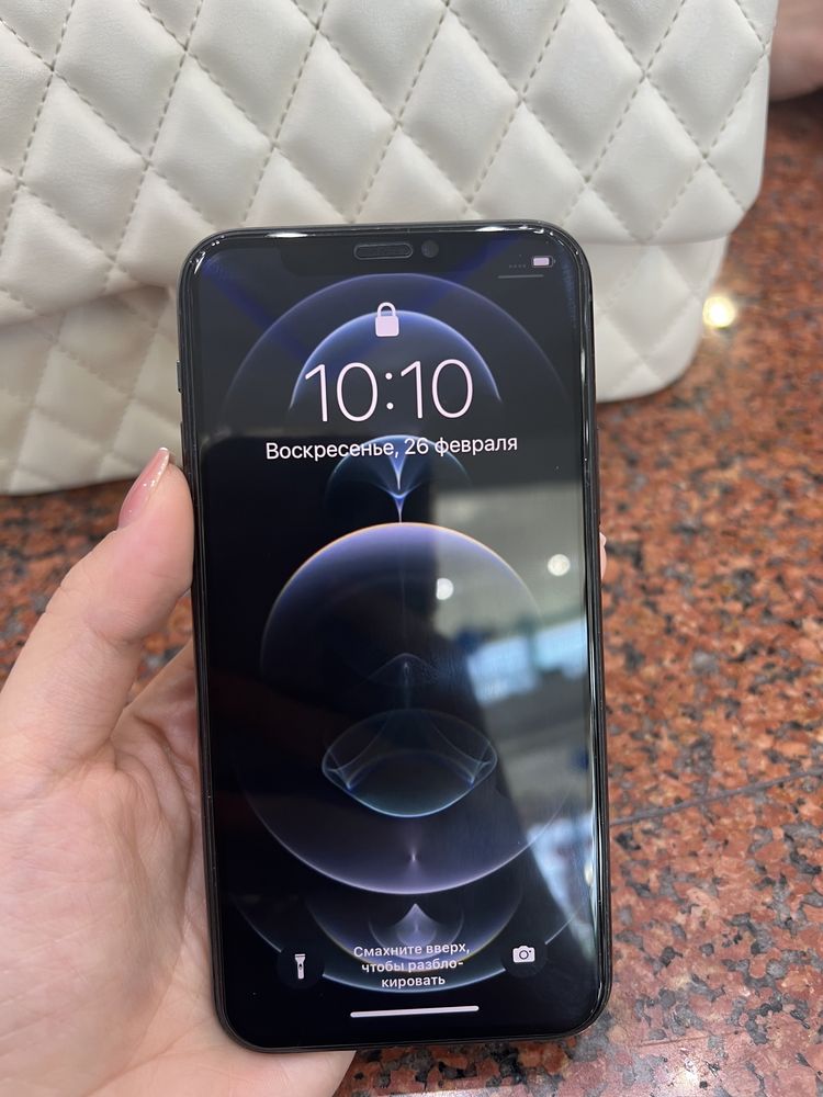 iPhone 11pro с гарантий