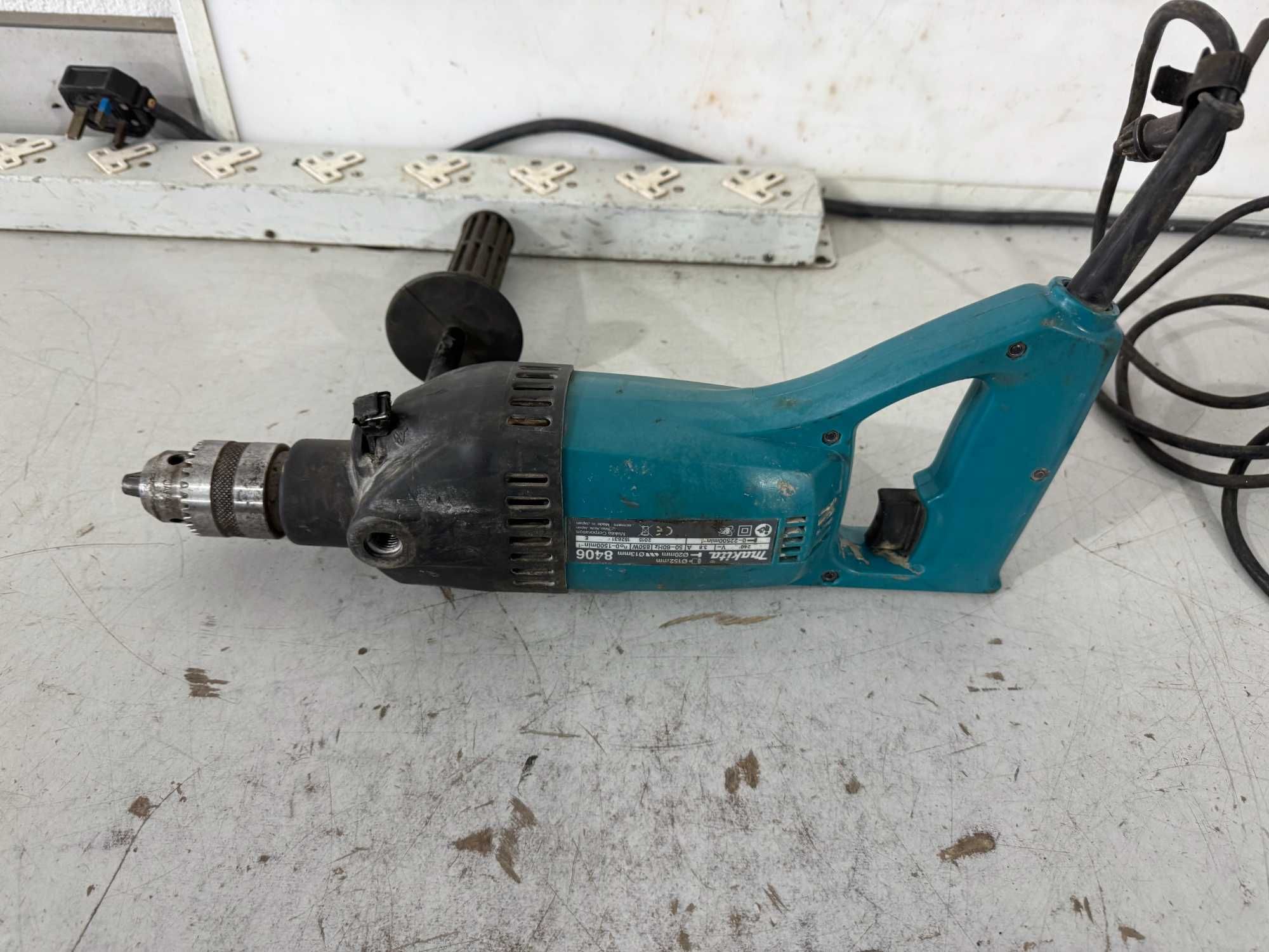 Бормашина - Makita 8406 /  850 W