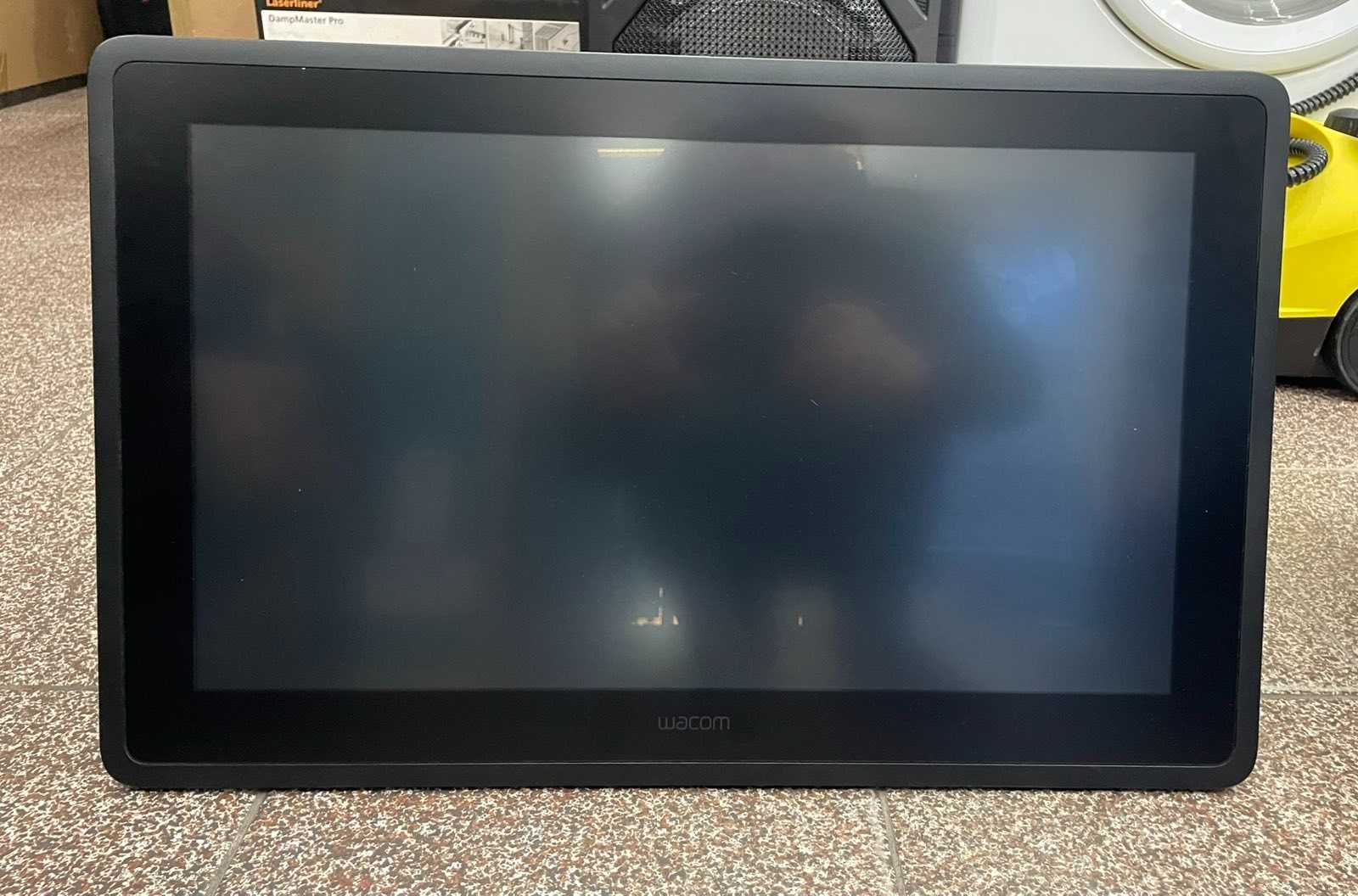 Графичен дисплей таблет Wacom Cintiq 22 DTK-2260K0A