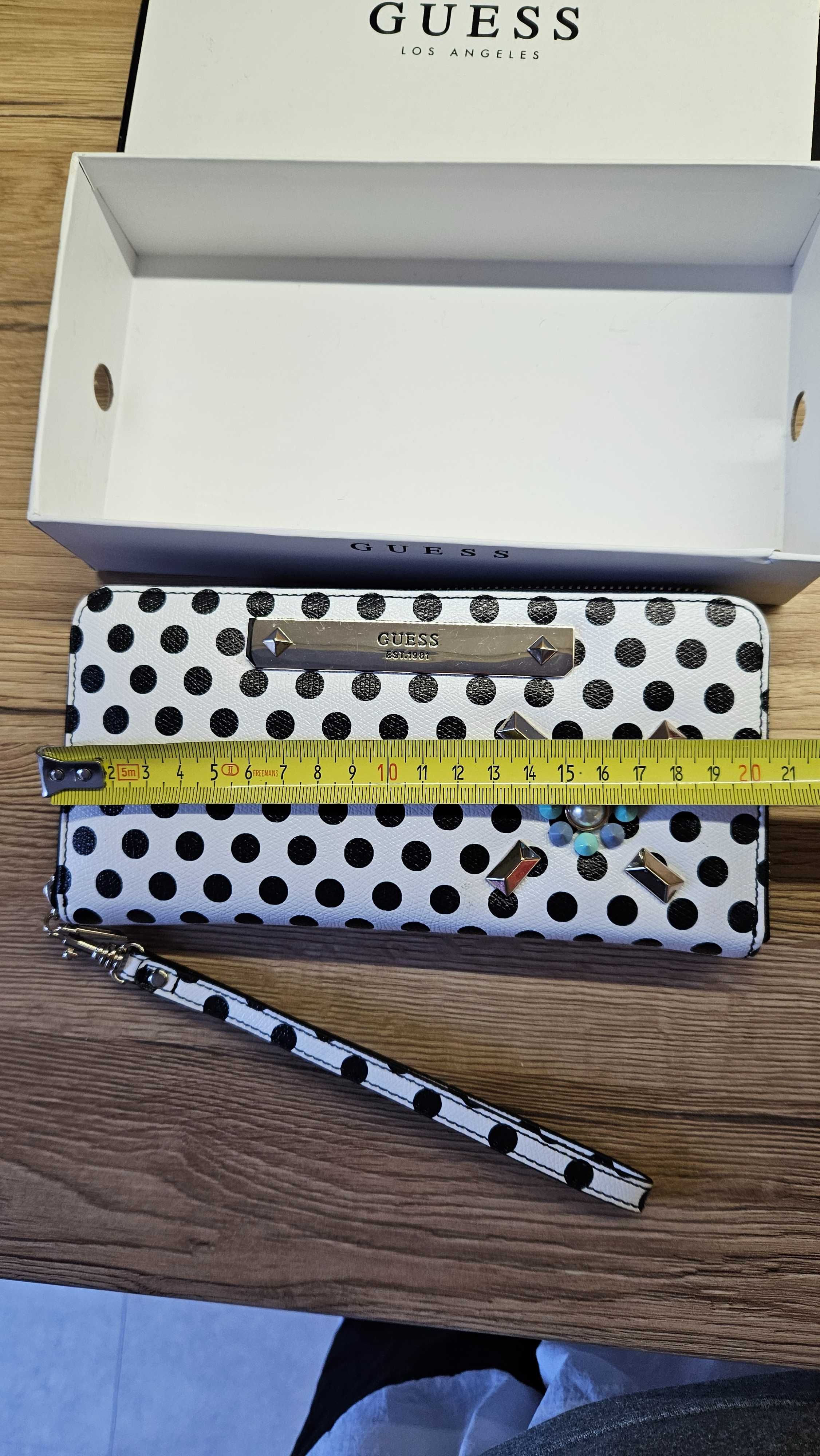 Нов дамски портфейл Guess Polka dot