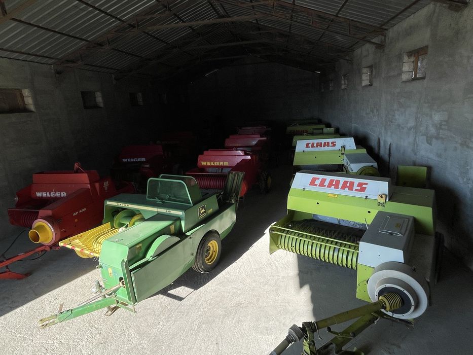 Presa de baloti ( balotat ) Claas Markant 65 , 51, Welger , John Deere