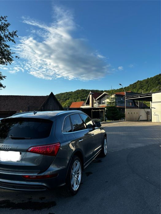 Audi Q5 S-line 2.0 TDI quattro
