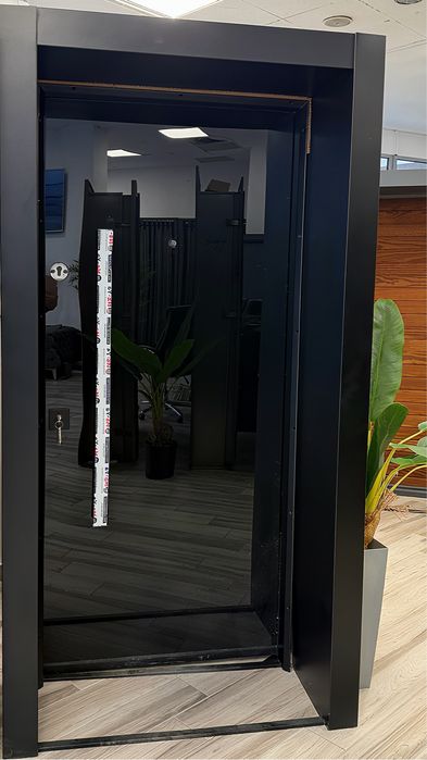 Входна врата за външни условия-Premium black glass