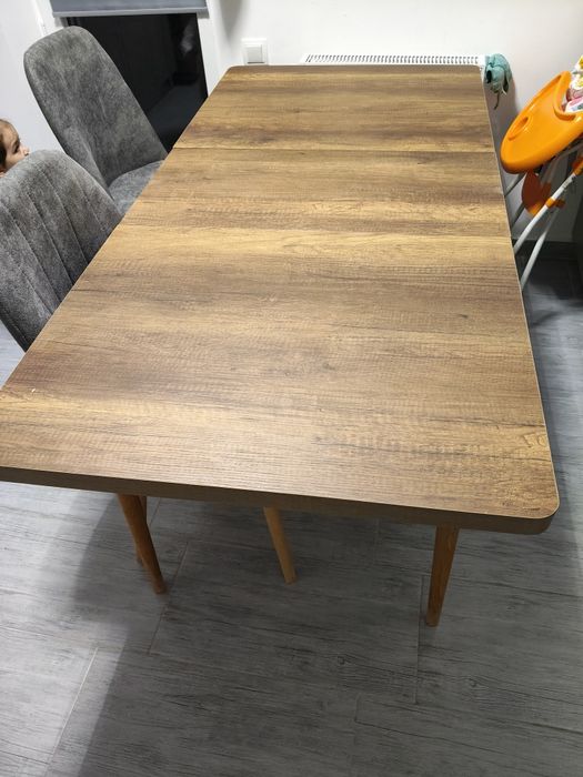 Masa extensibila 6-8 pers + 2 scaune