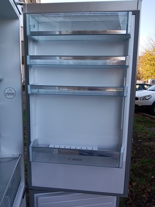XXL иноксов комбиниран хладилник с фризер Бош Bosch 2 години гаранция