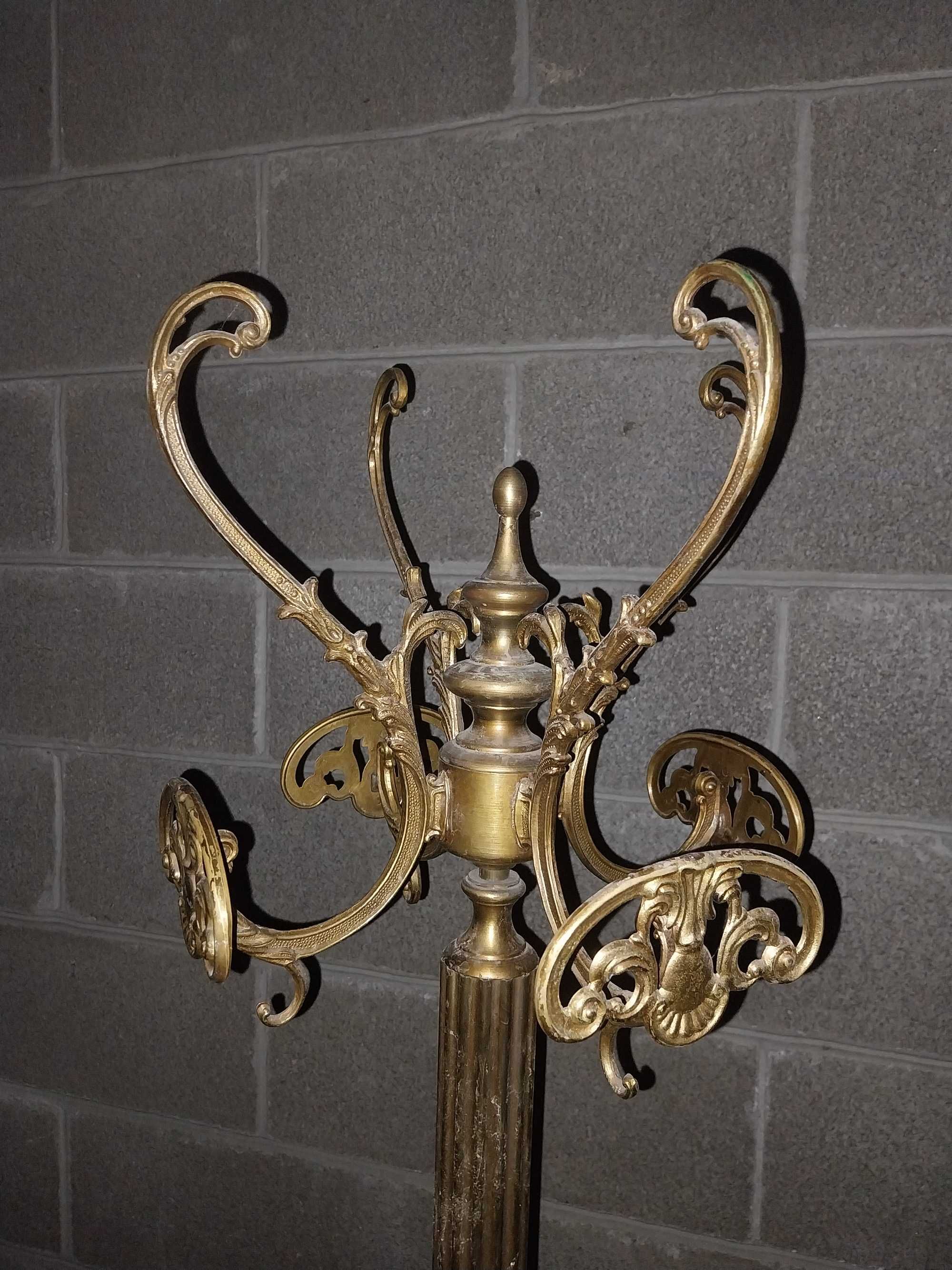 Cuier din bronz stil barocco