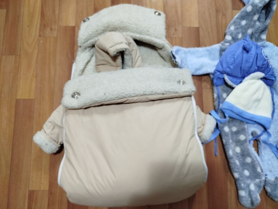 Детская кроватка и вещи