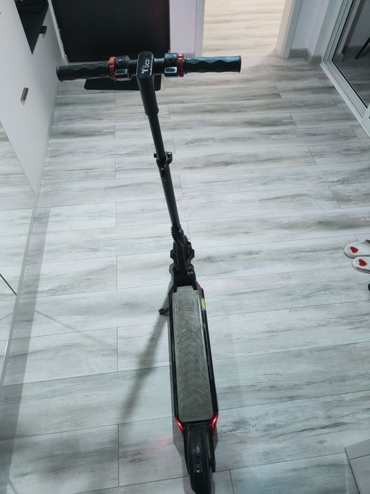 Vând trotineta electrica kugoo