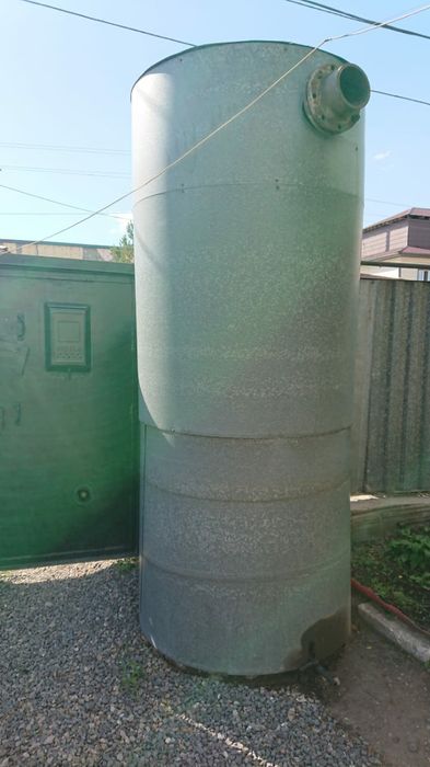 Ёмкость для дизтоплива объёмом 2 м.куб