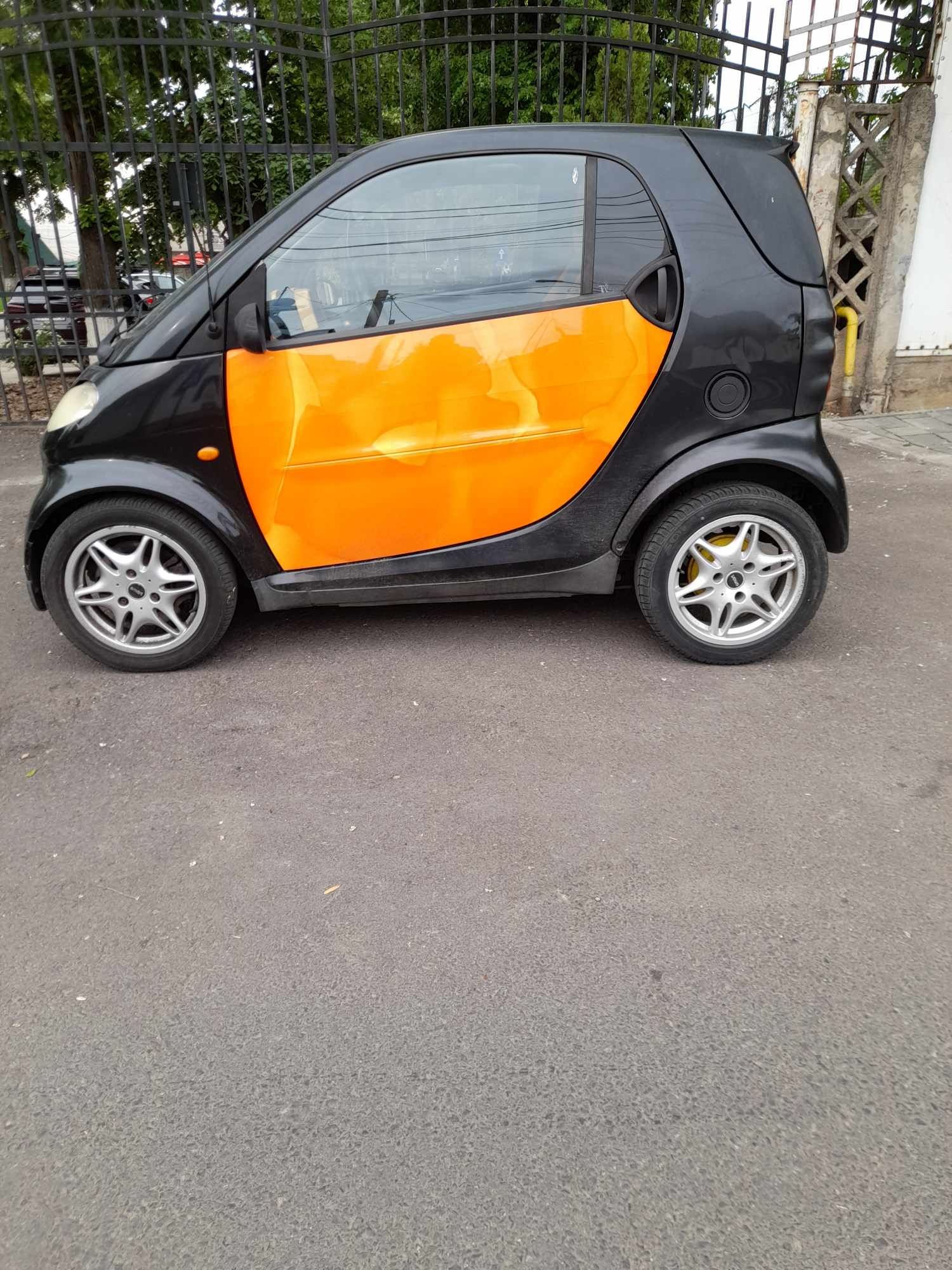 Vând smart impecabil