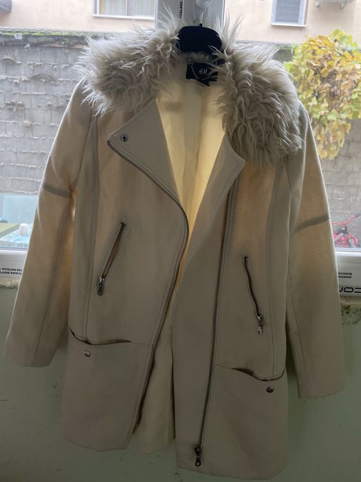 Palton cu blanița  H&M ideal pentru sezonul rece