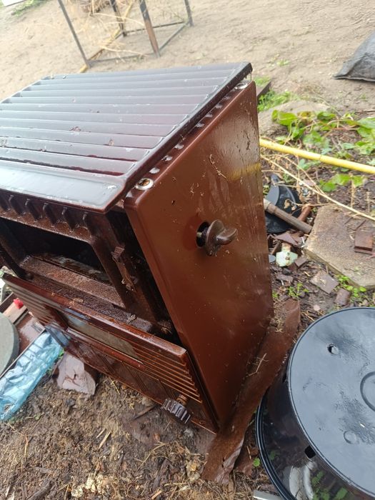 Чугунена печка на дърва