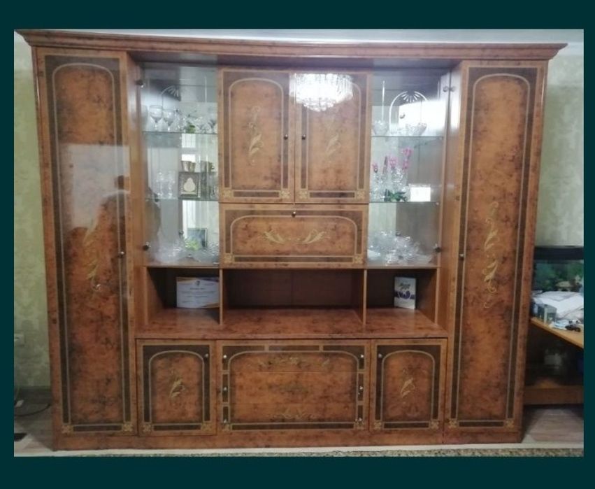 Продам шкаф стенка для гостинной... 
Пр. Россия. Шатура. 
В отличном с