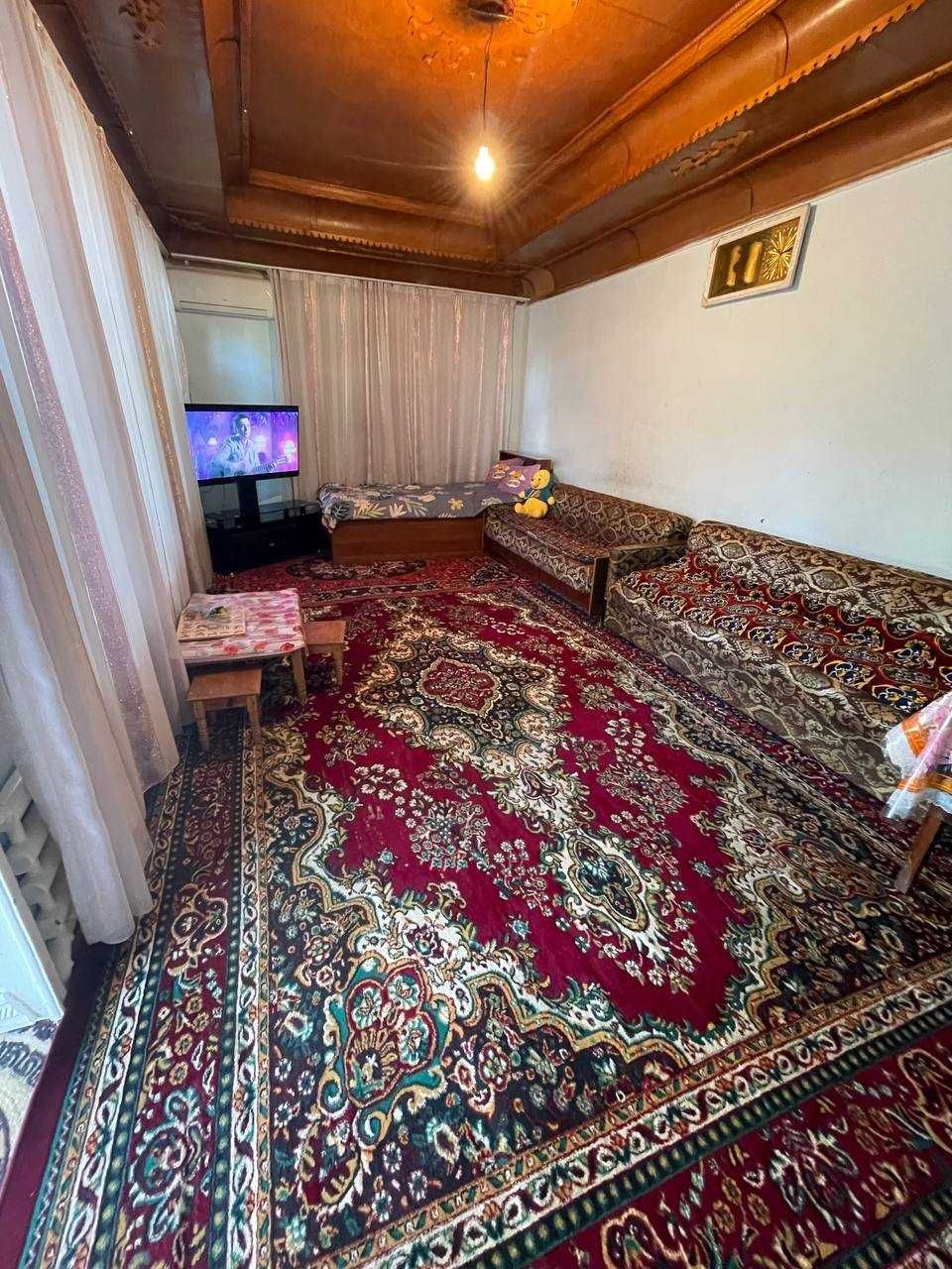 Зудлик билан ховли сотилади 6 сотих барча шароити бор яшаб турилган