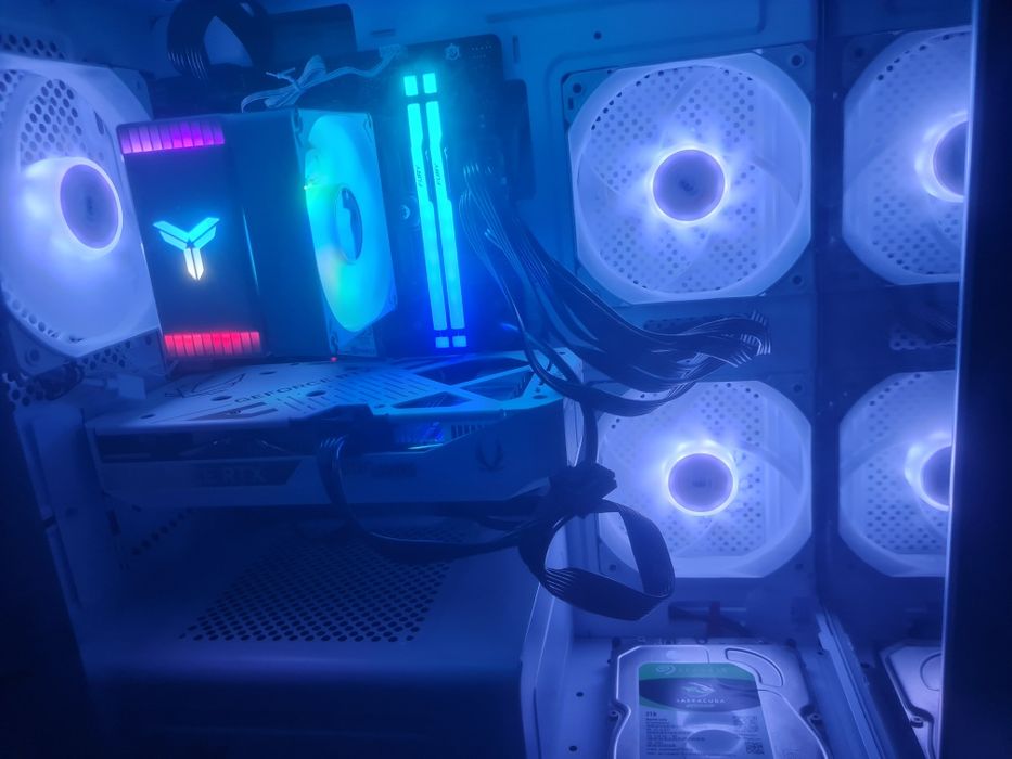 Продаётся компютер