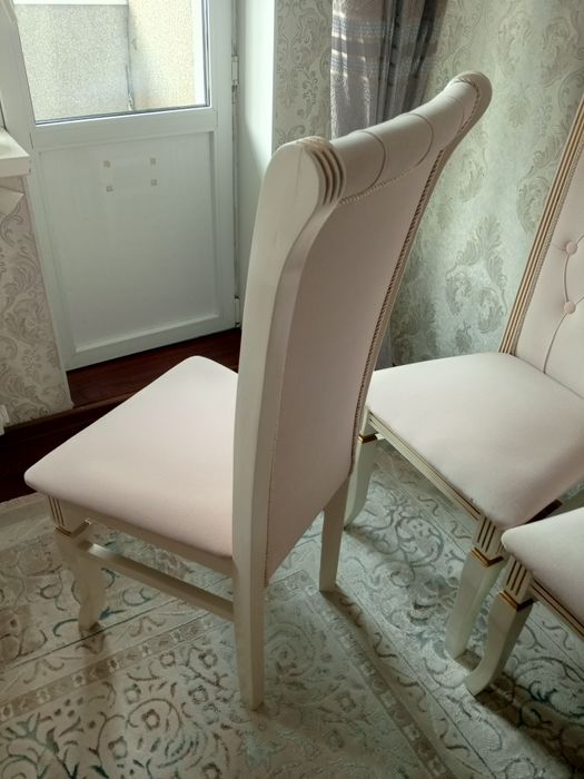 Продам стол и стулья