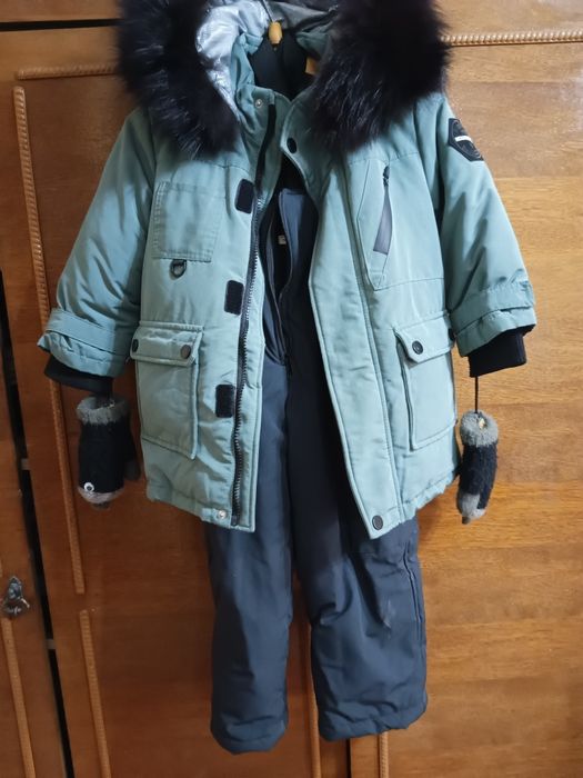 Продам детские зимние вещи