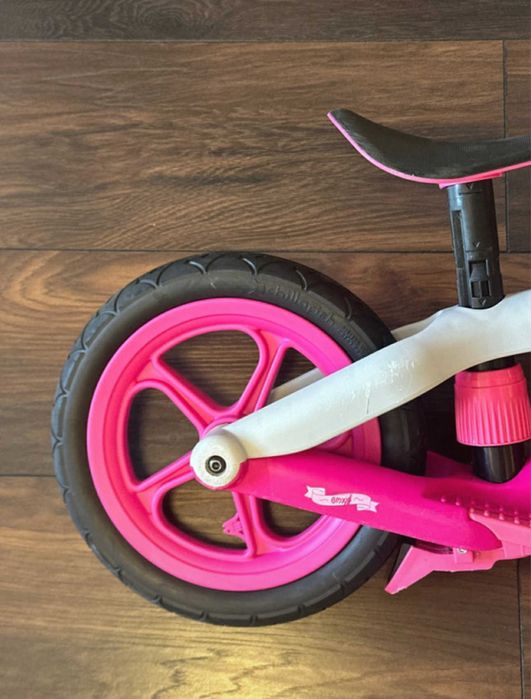 Bicicletă de echilibru Chillafish BMXIE 2 - Roz