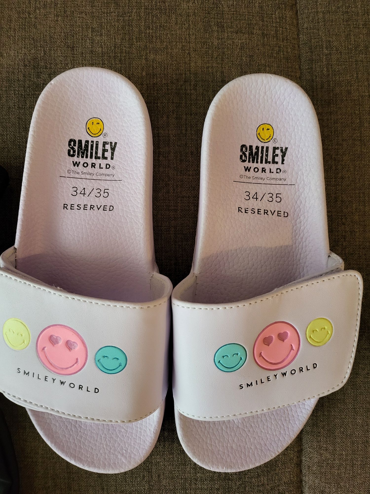 Smiley от Reserved