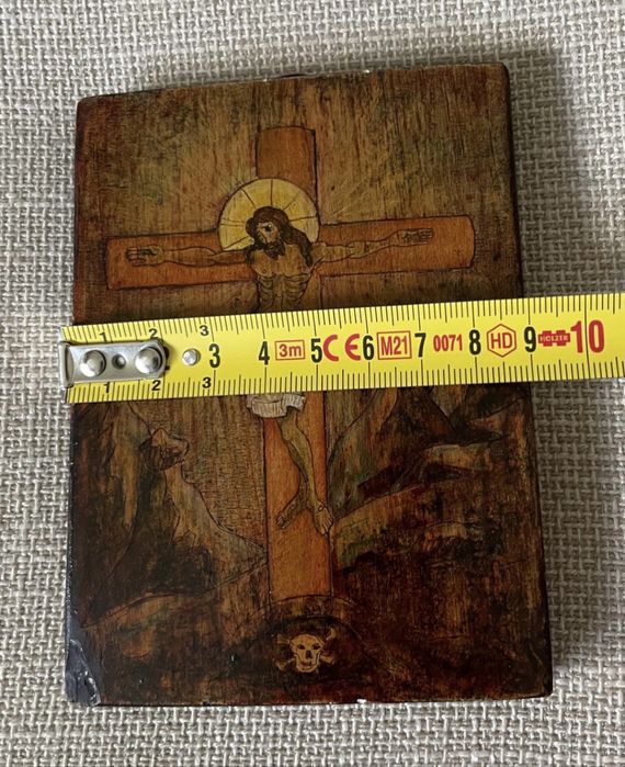 Icoana veche pe lemn.