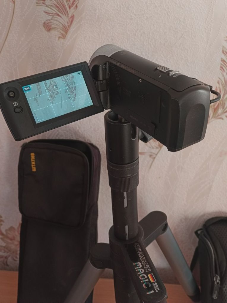 Видеокамера SONY Handycam