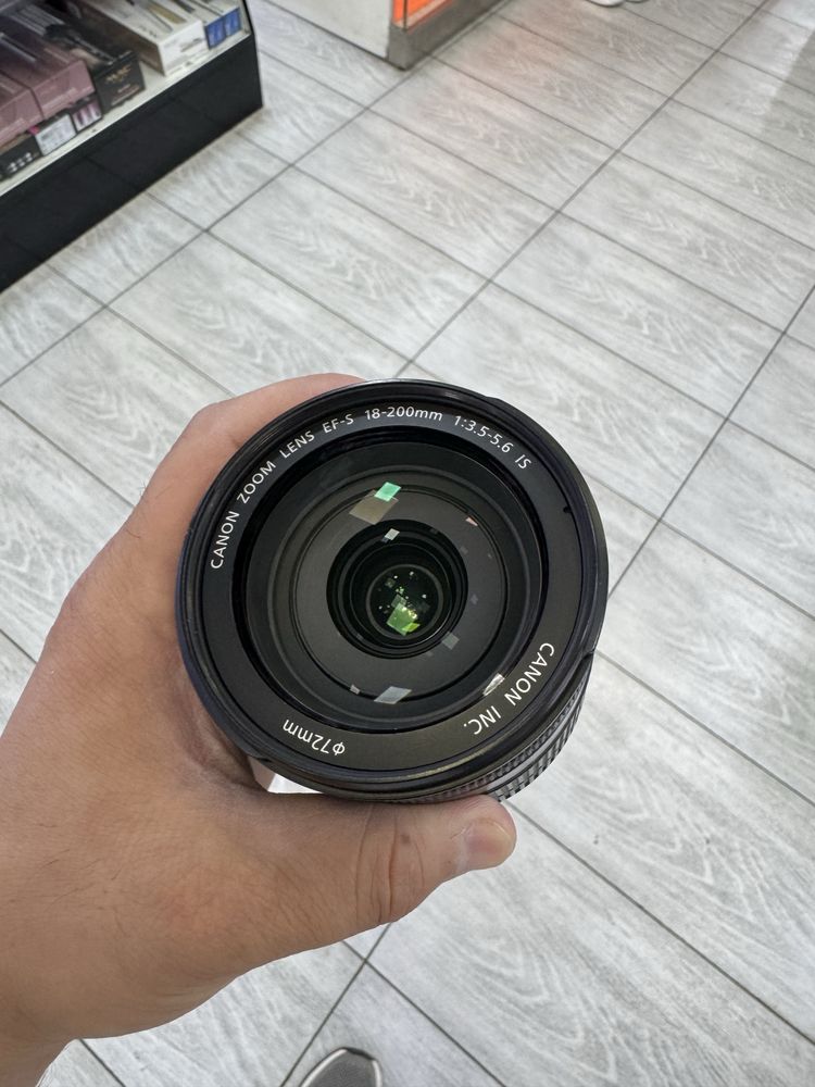 Canon LENS 18-200mm EF-S 1:3.5-5.6 IS