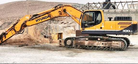 Ekskаvator. Экскаватор Hyundai 300 LC