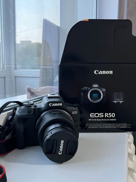 Камера Canon EOS R50