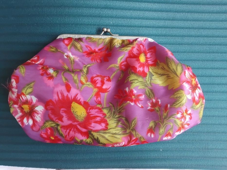 Дамски Несесер тип чантичка - подходящ за козметика и др.