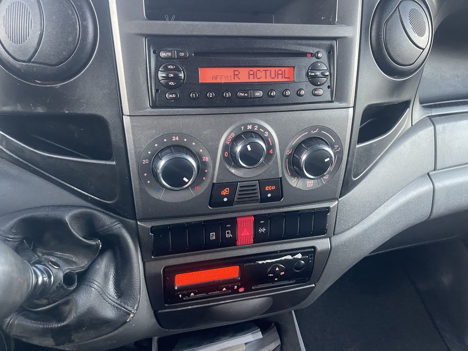 Iveco 50c17. 3.5 t. Cub+ lift