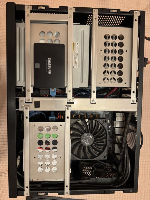 Компютърна конфигурация HTPC - 8 TB HDD