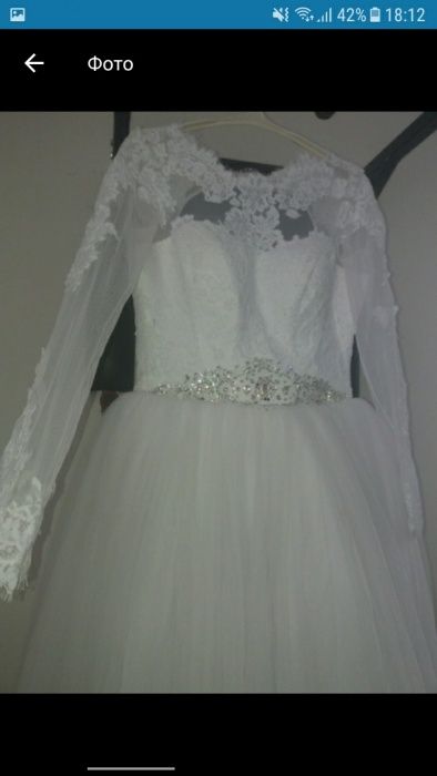 Продам Свадебное Платье 44р,Фату и Туфли