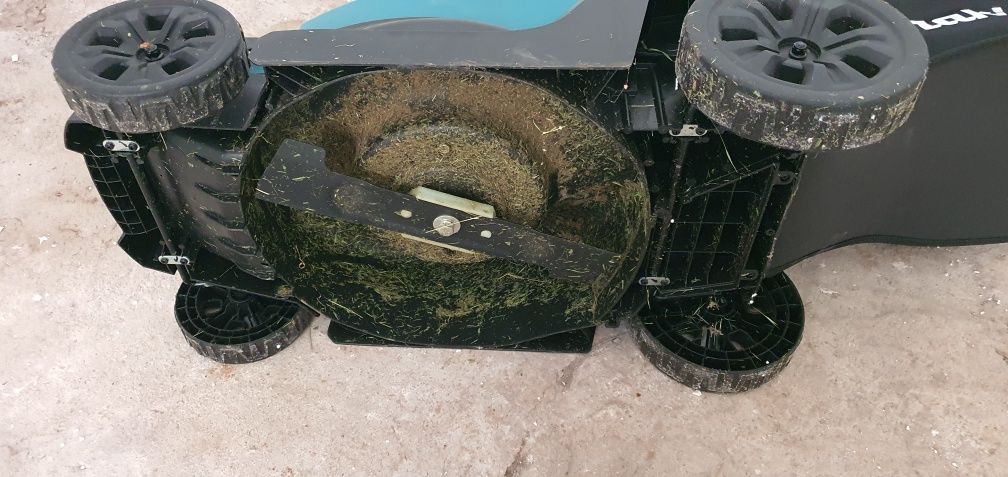 Makita DLM330 18V акомулаторна сгъваема косачка