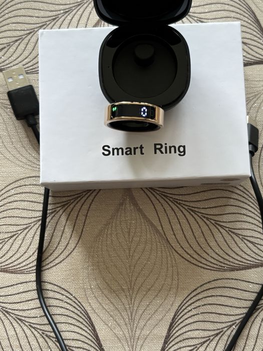Нов смарт пръстен с дисплей размер 13