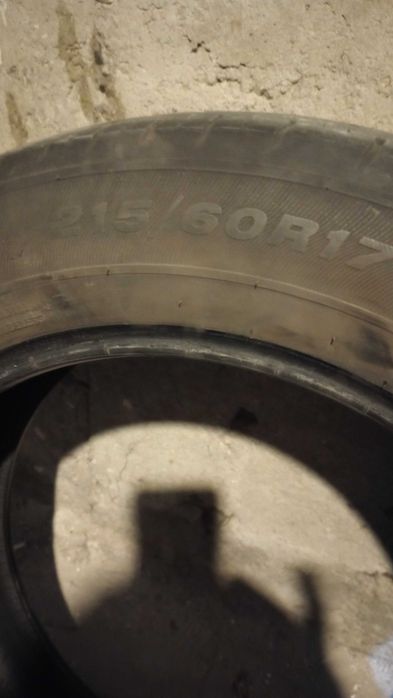 ПРОДАВАМ  4  РУСКИ ЛЕТНИ ГУМИ   215/60/17  НА  7 ХИЛ.  КМ.