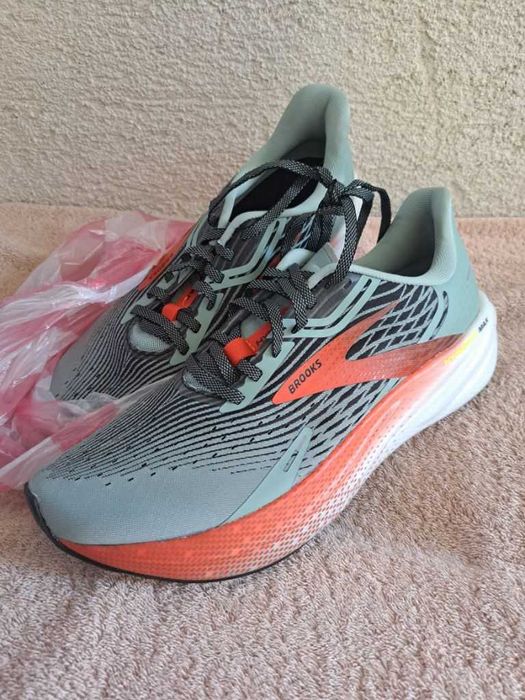 Adidasi brooks hiperion max 42,5