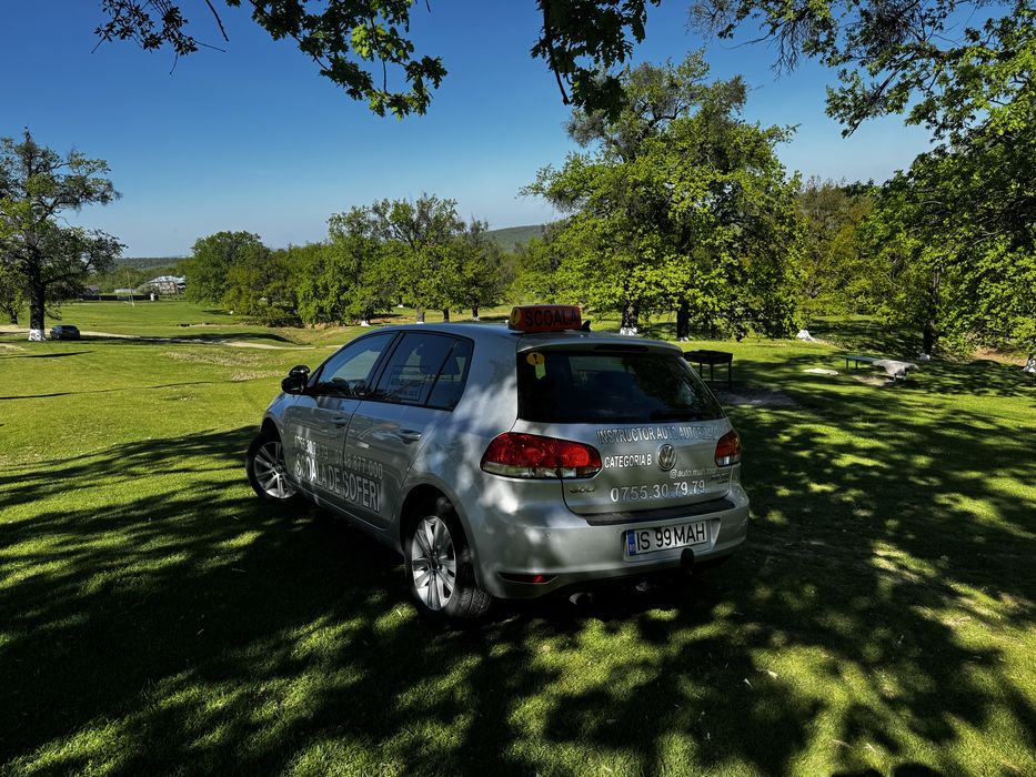 Instructor auto autorizat categoria B