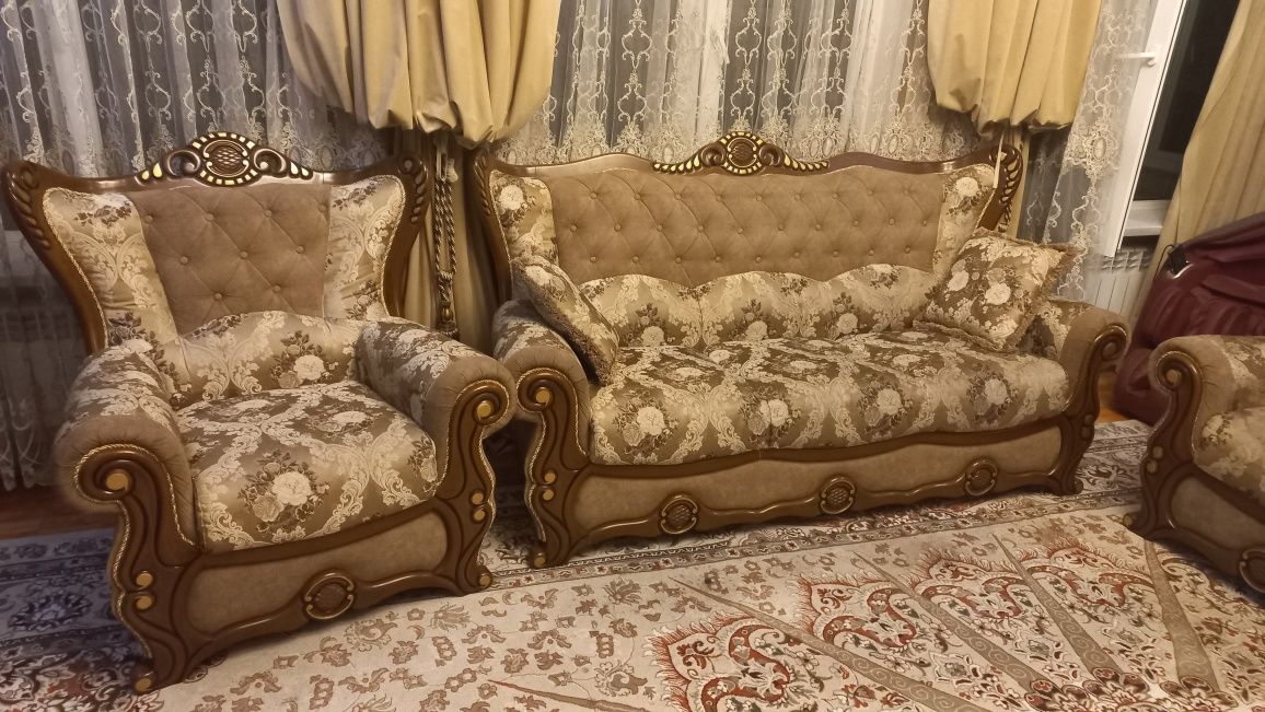 Срочно продаётся мягкий мебель