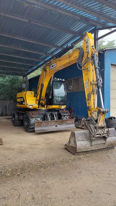 Excavator JCB 145 , an 2011
