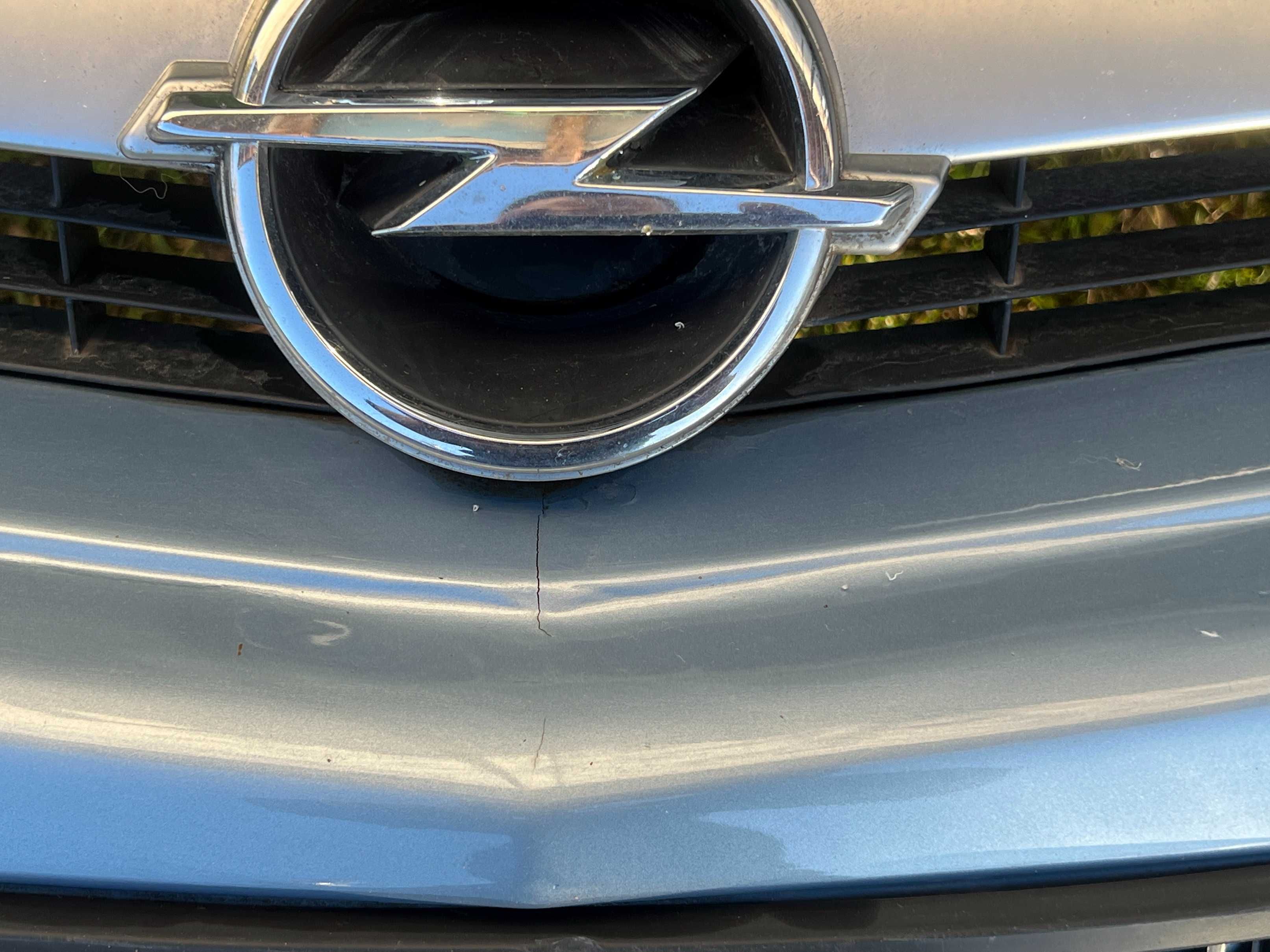 Bara fata Opel Tigra TwinTop B - cu mici defecte