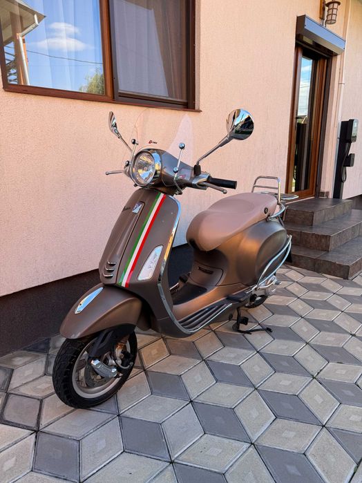 Vespa Primavera 50 cc 4T - 8000 km - se conduce fara permis